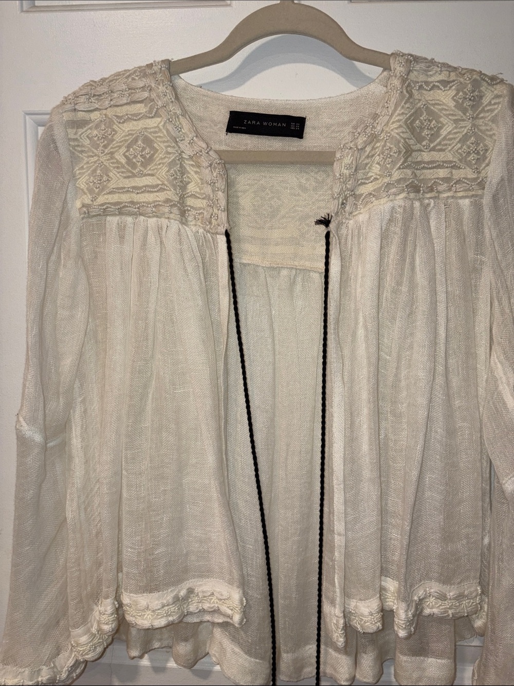 Zara Cream Embroidered Lightweight Peasant Top/Jacket. Size XS